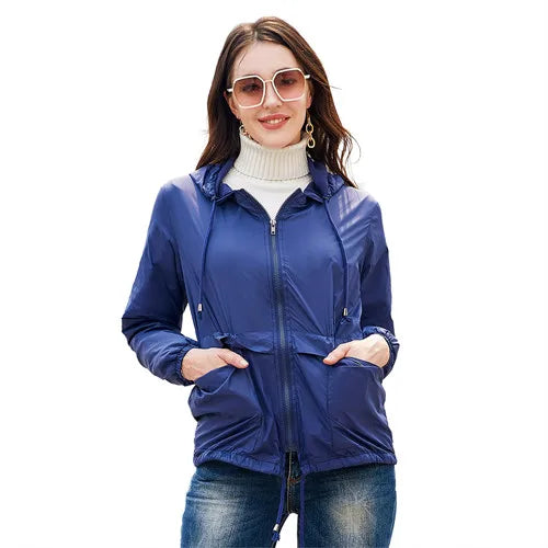 Veste à capuche bleue pour femmes