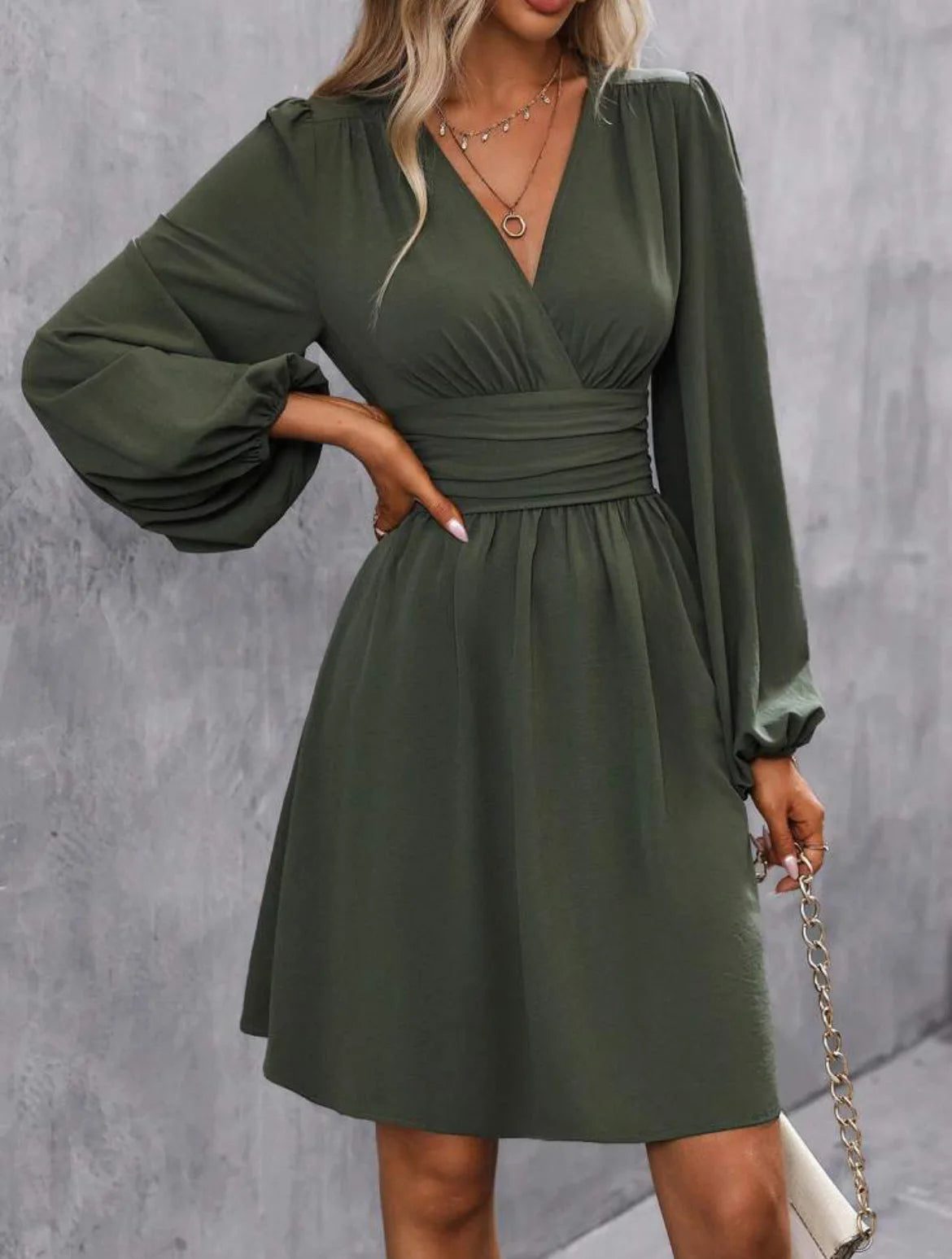 Robes courtes et cintrées unies pour femmes