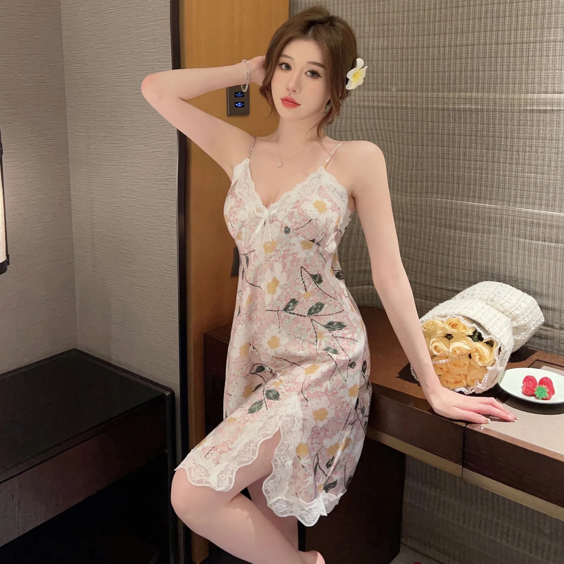 Chemise de nuit sexy à bretelles pour femmes
