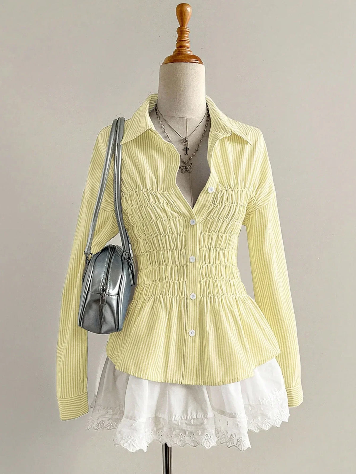 Chemisier Rayé Femme – Taille Froncée et Col Élégant