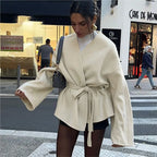 Veste en laine à lacets avec ceinture pour femmes