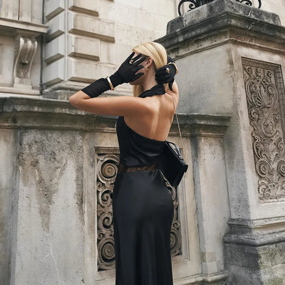 Robe Longue Noire Femme – Col Bénitier, Dos Nu et Dentelle