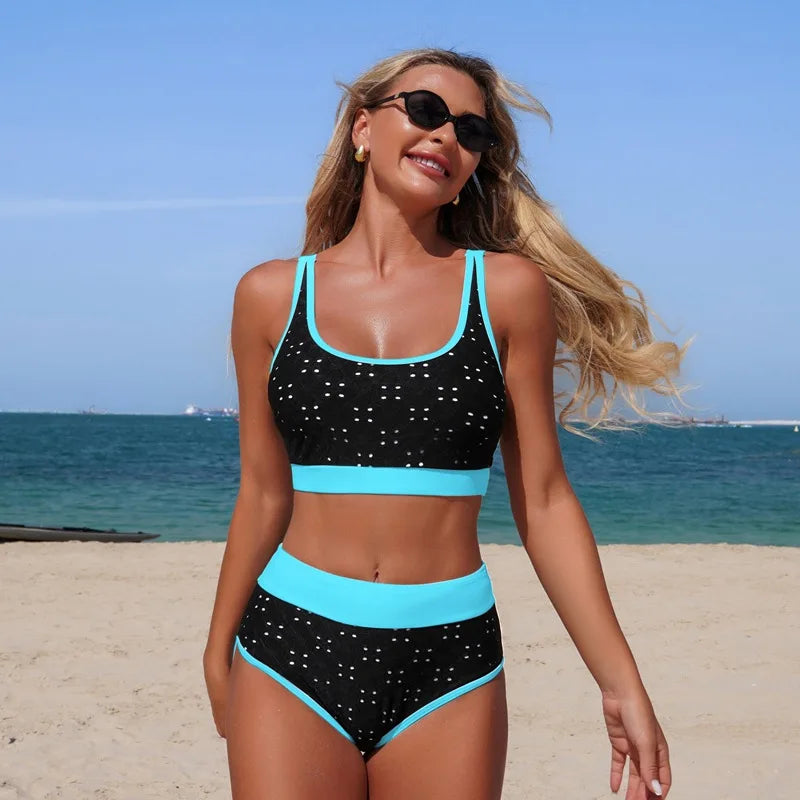 Maillot de bain deux pièces avec trou design haute élasticité pour femmes