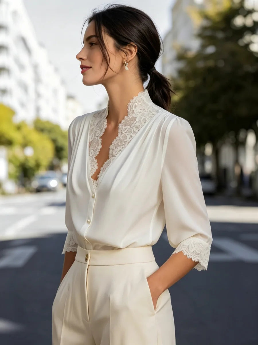 Chemisier Satiné Femme – Col V et Dentelle