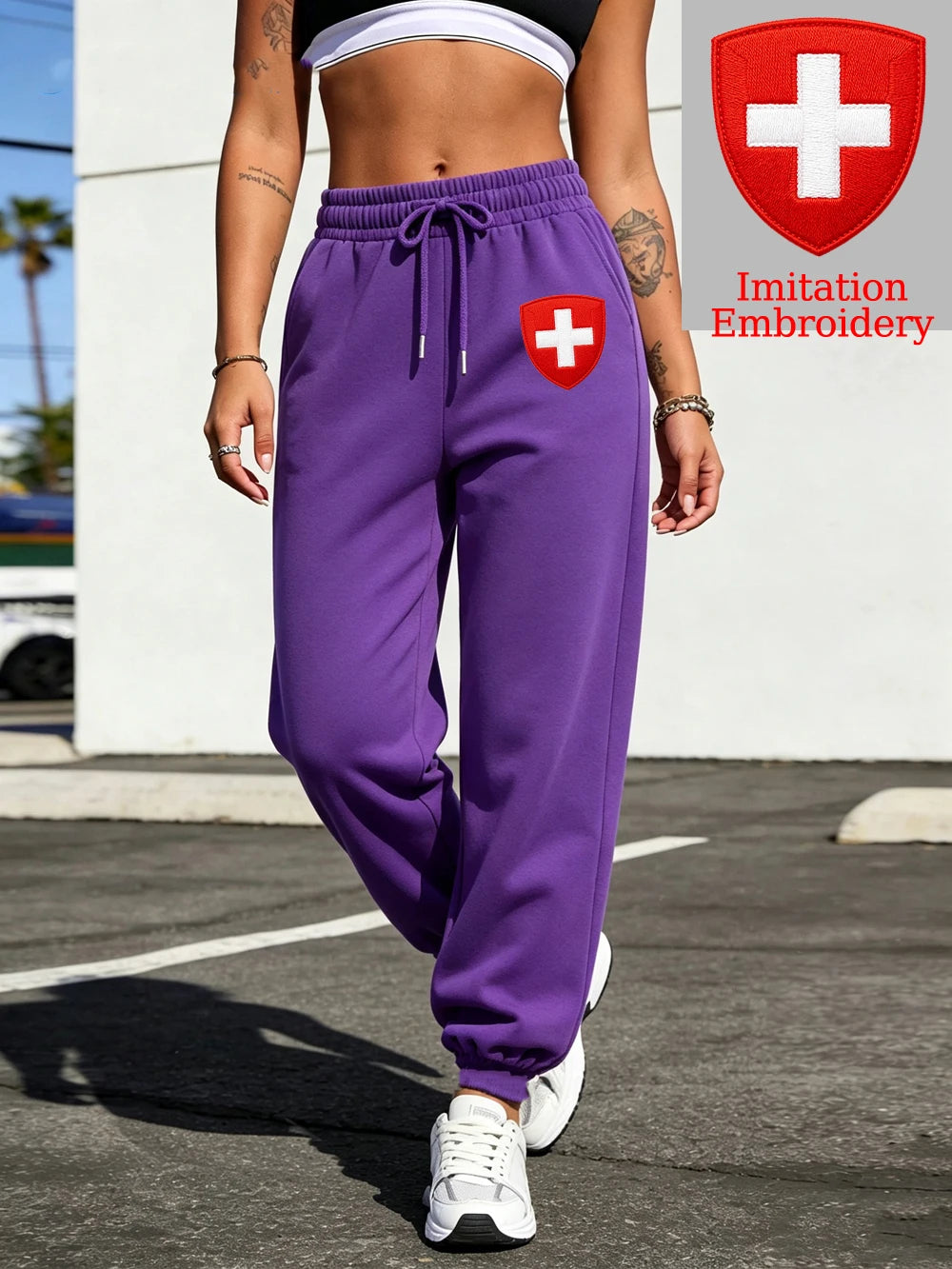 Pantalon de survêtement en molleton imprimé emblème de la Suisse pour femmes