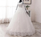 Robe de mariée à manches longues avec appliques en dentelle pour femmes