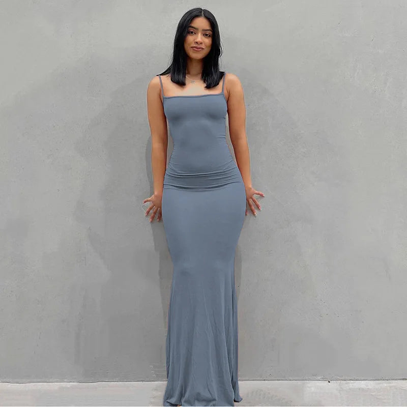 Robe longue dos nu en satin sans manches pour femmes