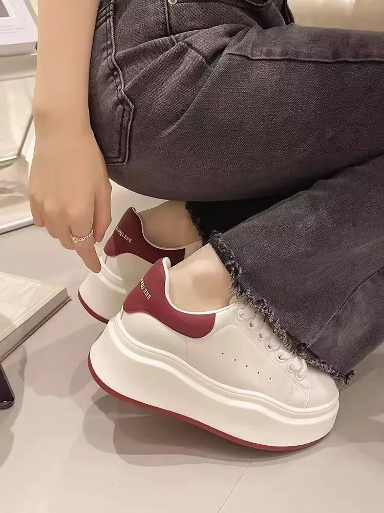 Baskets blanches à semelles épaisses pour femmes