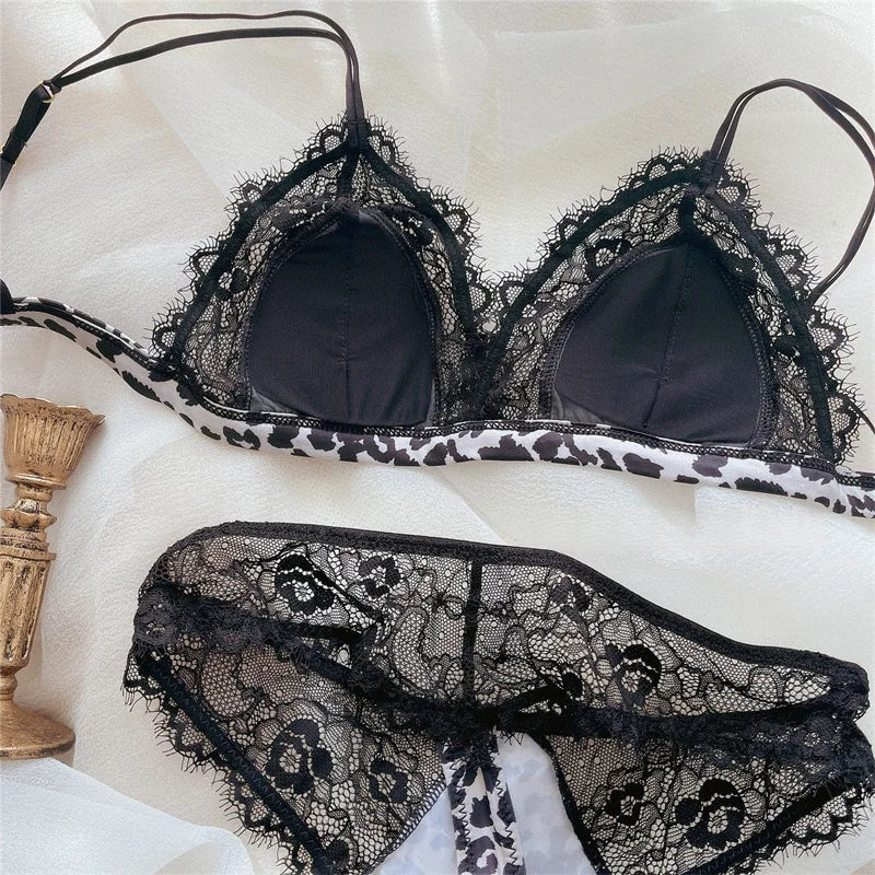 Ensemble soutien-gorge en dentelle et sans armatures et string ultra fin pour femmes