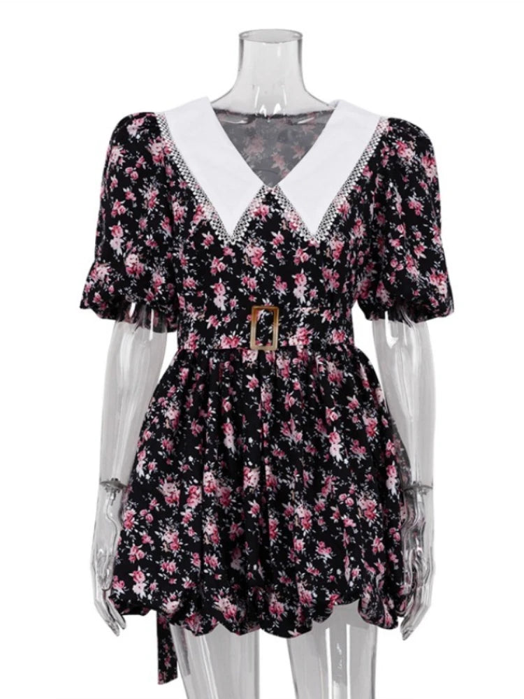 Robe courte élégante à imprimé floral pour femmes