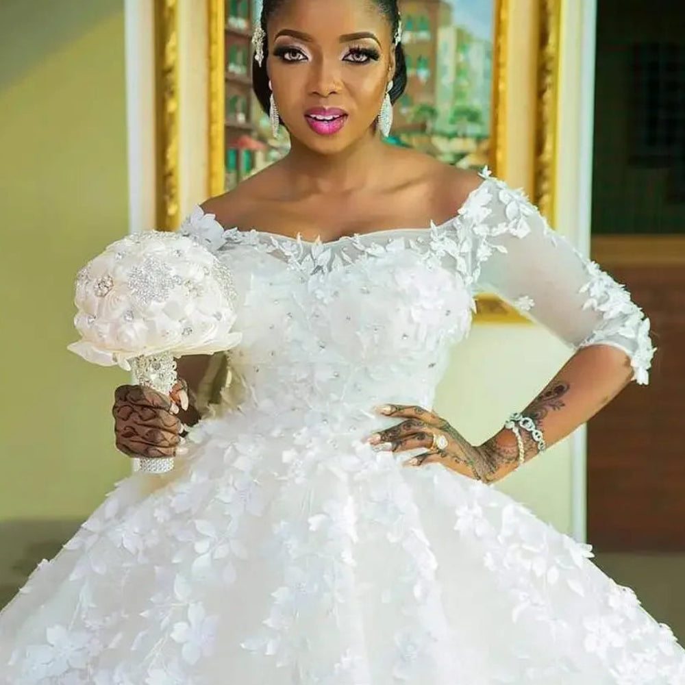 Robe de mariée princesse en dentelle, avec des Appliques florales pour femmes