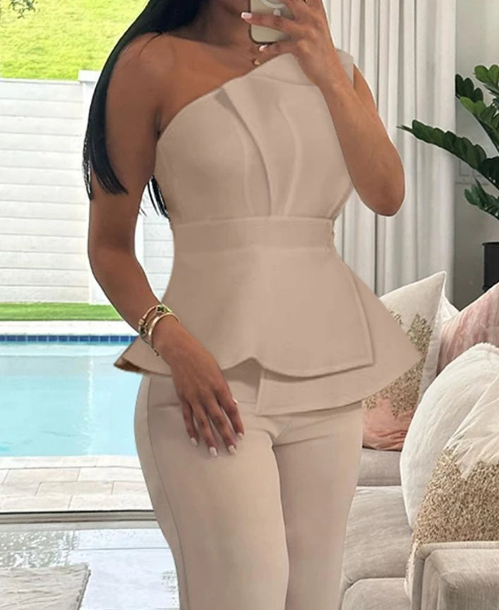 Ensemble 2 pièces haut asymétrique sexy à fronces et pantalon droit décontracté pour femmes