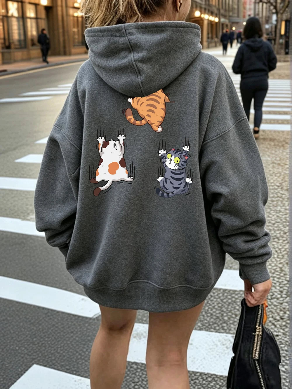 Sweat à capuche imprimé « Trois chats qui grimpent » pour femmes