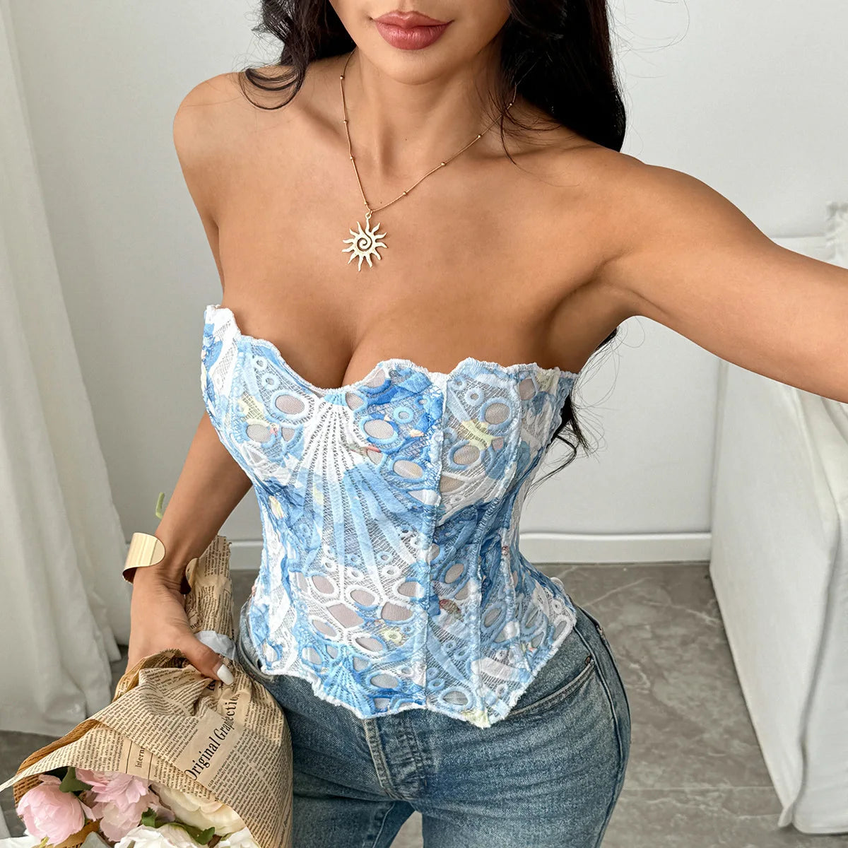 Crop Top Femme – Broderie Ajourée