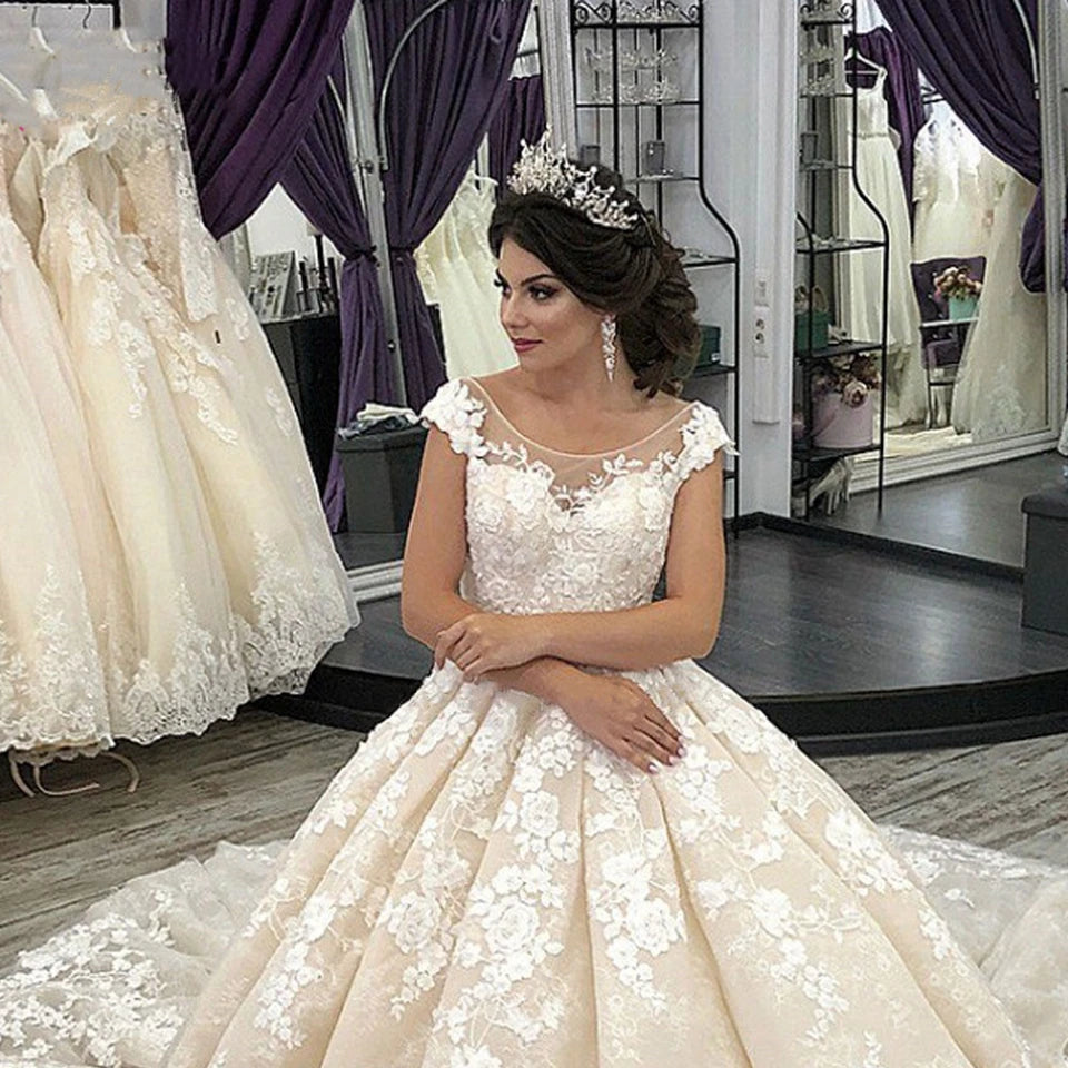 Robes de mariée à manches courtes pour femmes