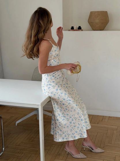 Robe Longue Femme – Col V, Fines Bretelles et Dos Nu