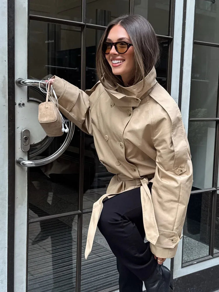 Veste coupe-vent courte à col montant pour femmes