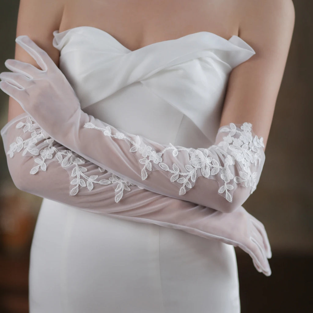 Gants en tulle doux avec appliques en dentelle blanche pour femmes