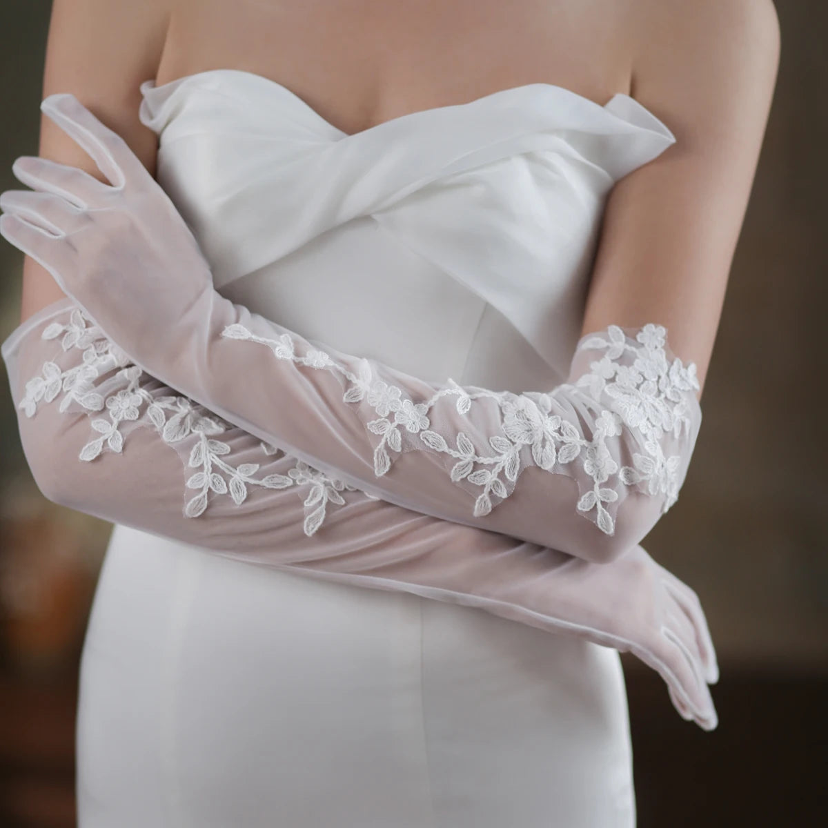 Gants en tulle doux avec appliques en dentelle blanche pour femmes