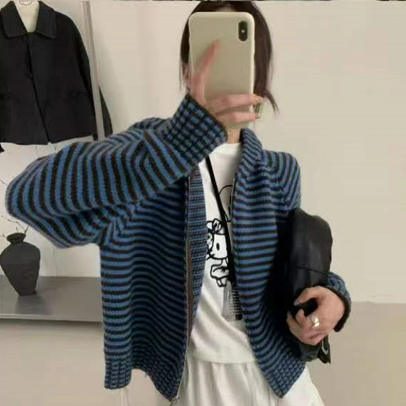 Cardigan Zippé à Capuche Femme – Maille Rayée