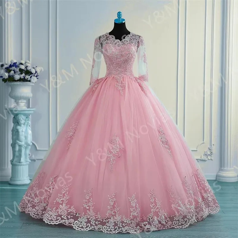 Robe de mariée à manches longues avec appliques en dentelle pour femmes