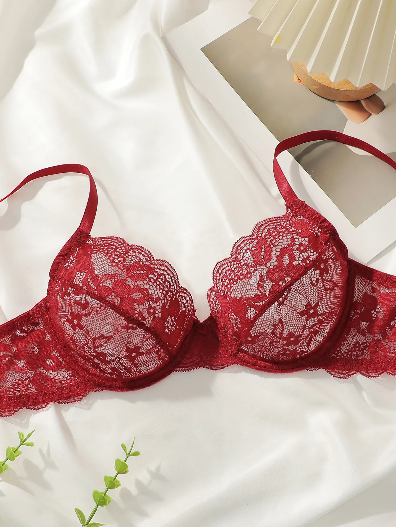 Soutien-gorge en dentelle fine pour femmes
