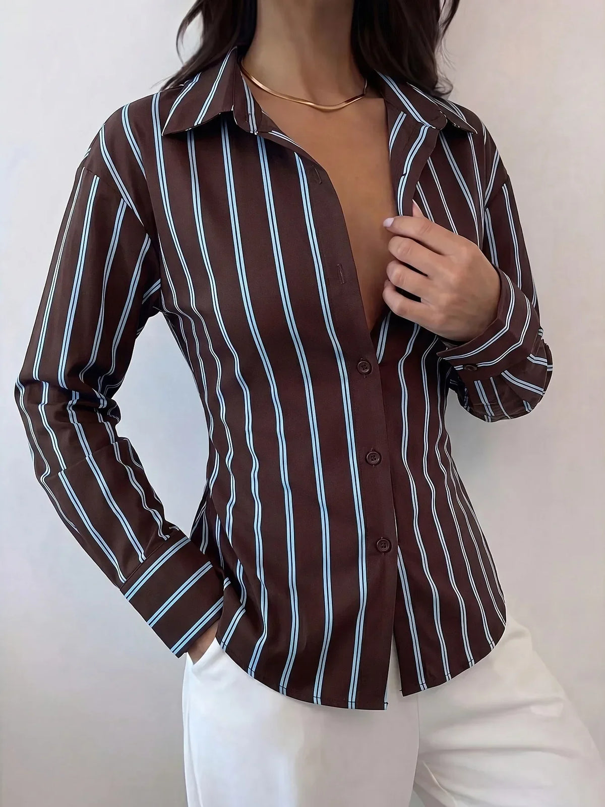 Chemise Rayée Femme – Rayures Verticales Contrastées