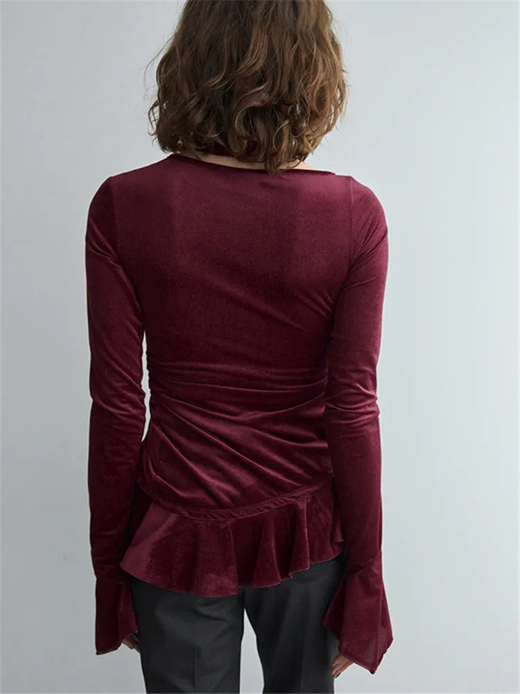 Haut à Volants et Col Asymétrique – Charme Rétro