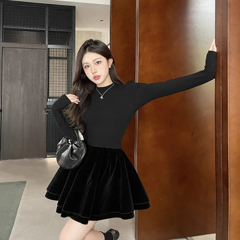 Robe courte femme en velours noir à col carré et tour de cou