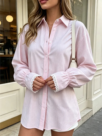 Chemisier Rayé Femme – Manches Longues et Bordure en Dentelle