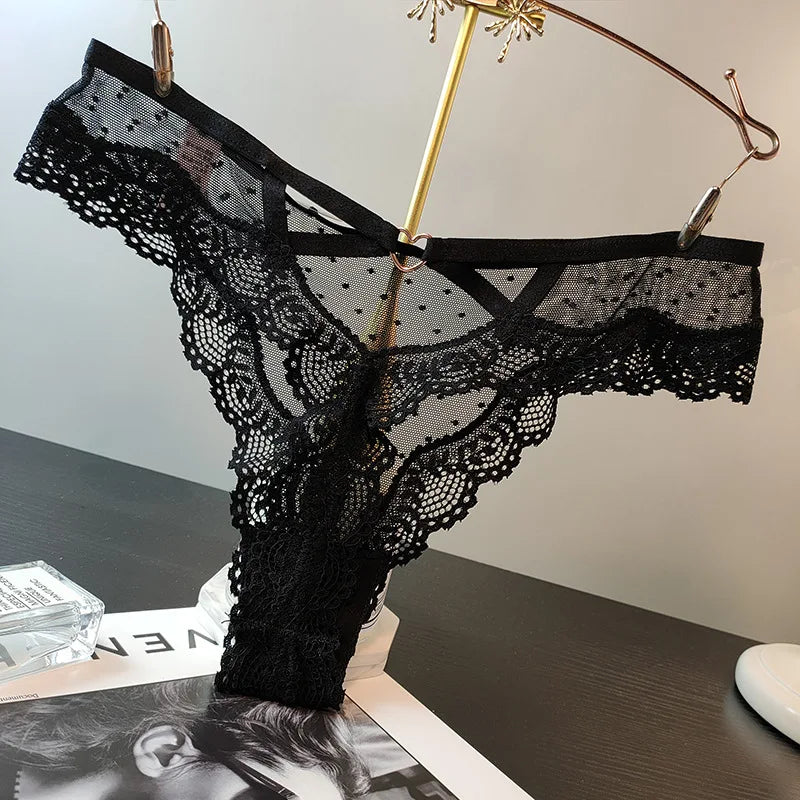 String Dentelle Femme – Pois et Boucle Cœur