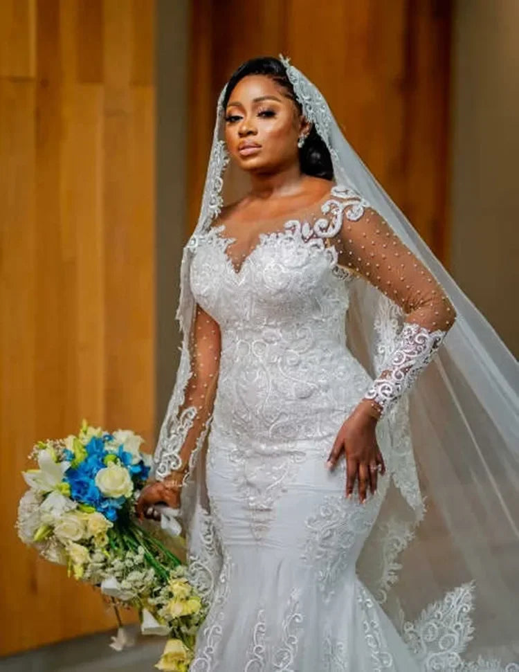 Robe de mariée de luxe avec des appliques de perles pour femmes