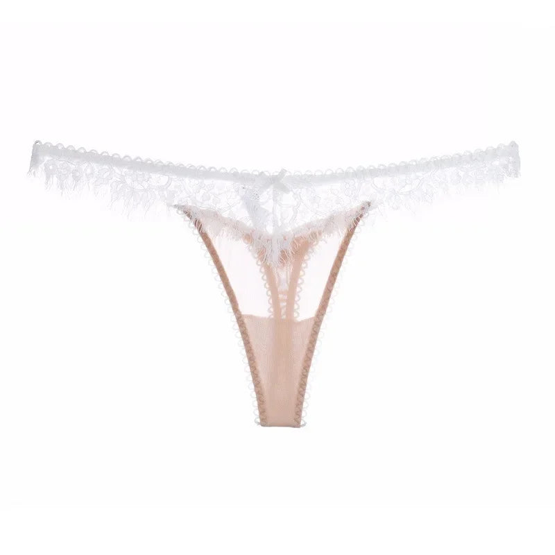 String sexy en dentelle pour femmes