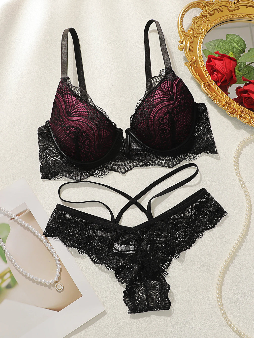 Ensemble de lingerie sexy en dentelle brodée en V profond pour femmes