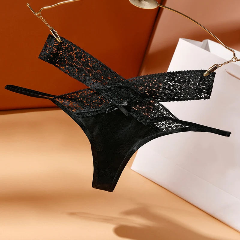 String transparent en dentelle pour femmes