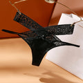 String transparent en dentelle pour femmes