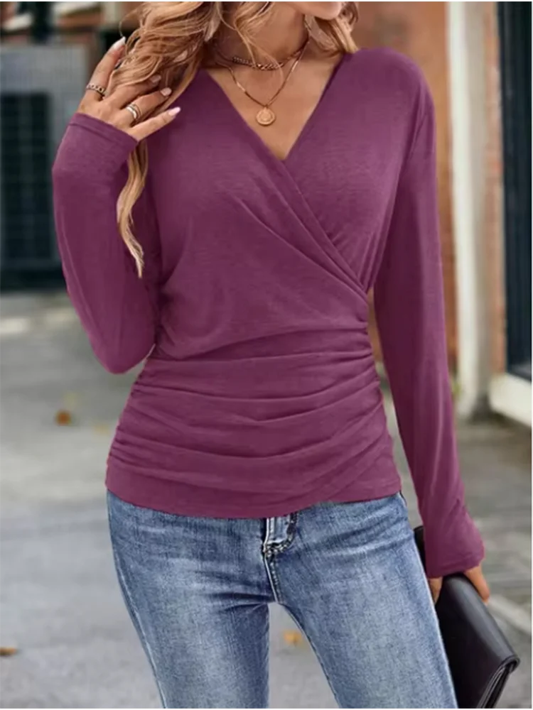 T-shirt noir décontracté à manches longues et col en V pour femmes