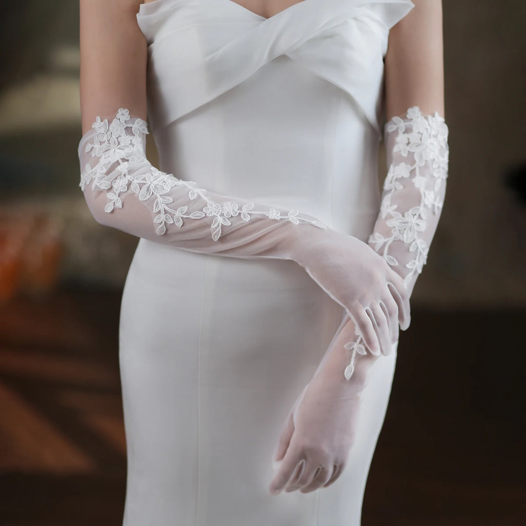 Gants en tulle doux avec appliques en dentelle blanche pour femmes