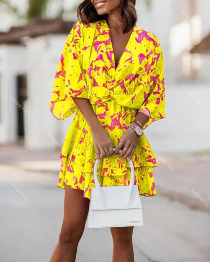 Mini-Robe Femme – Col V Profond et Imprimé Original