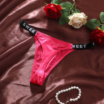String Satin Femme – Doux et Soyeux