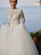 Robe de mariée trapèze à manches et col haut pour femmes