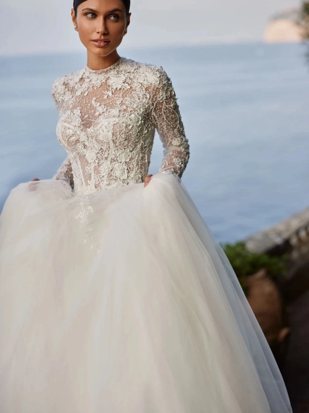 Robe de mariée trapèze à manches et col haut pour femmes