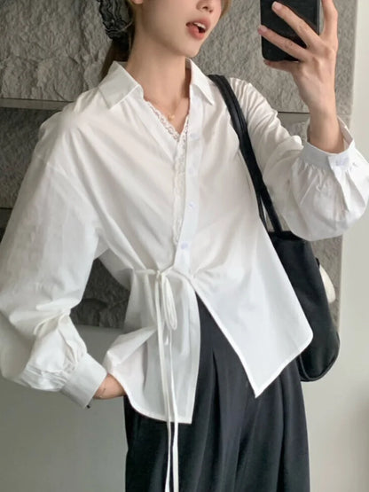 Chemise Femme – Col à Revers, Dentelle et Taille Nouée