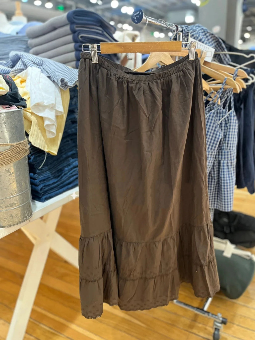 Jupe longue à ourlet brodé de fleurs marron pour femmes
