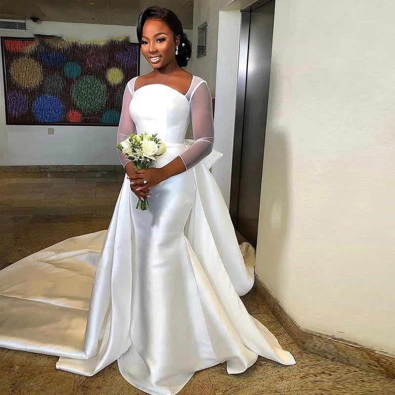 Robe de mariée sirène en satin avec traîne amovible pour femmes