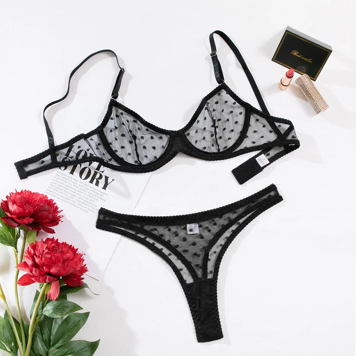 Ensemble Lingerie Femme – Demi-Bonnet et String à Pois