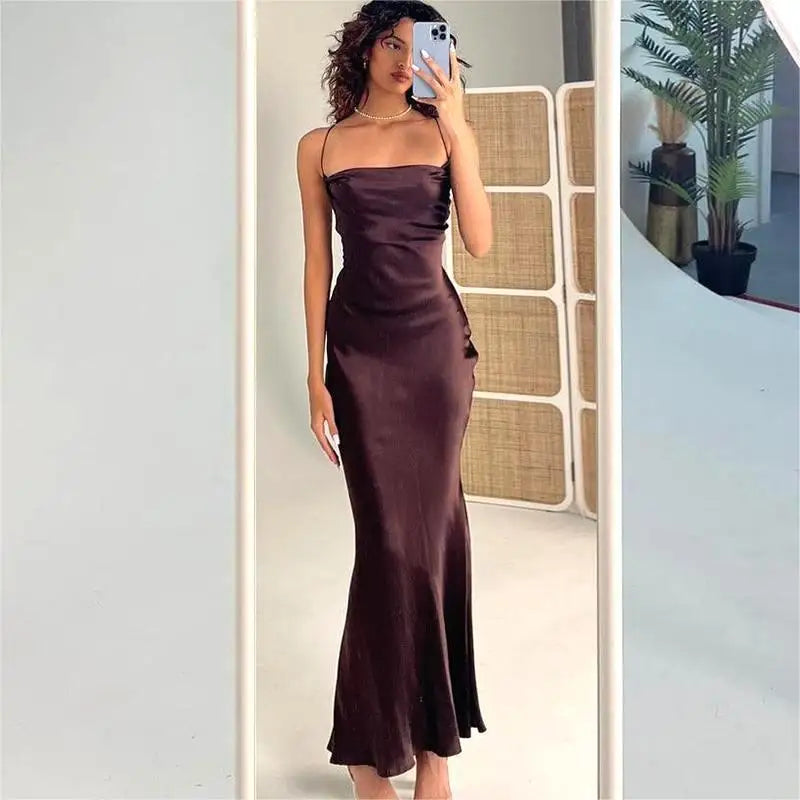 Robe longue en satin pour femmes