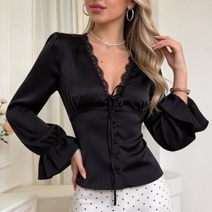 Chemise Satinée Femme – Col V Profond et Dentelle