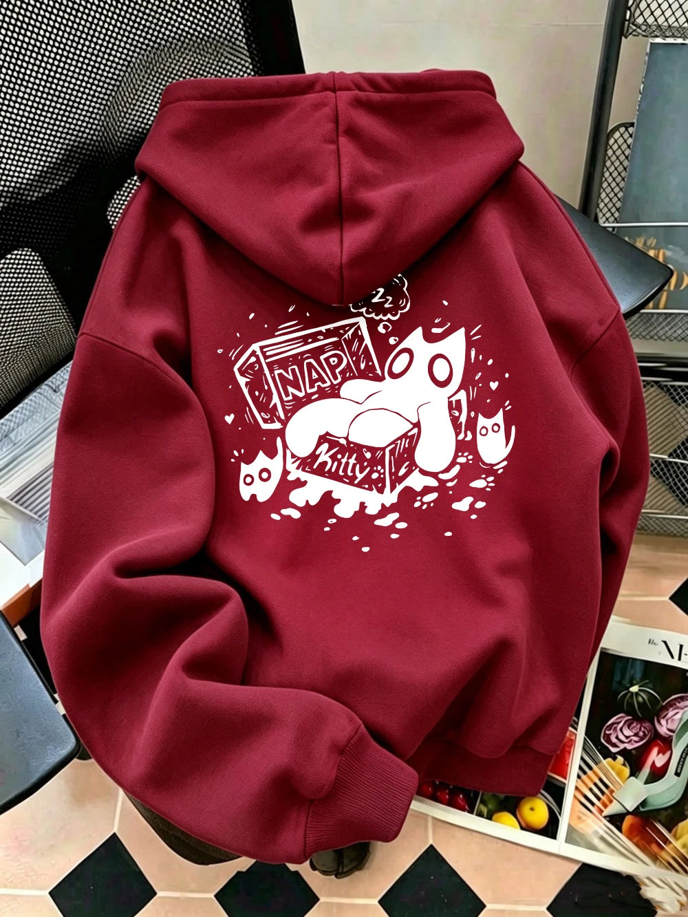 Sweat à capuche imprimé Sleeping Cat Nap Box pour femmes