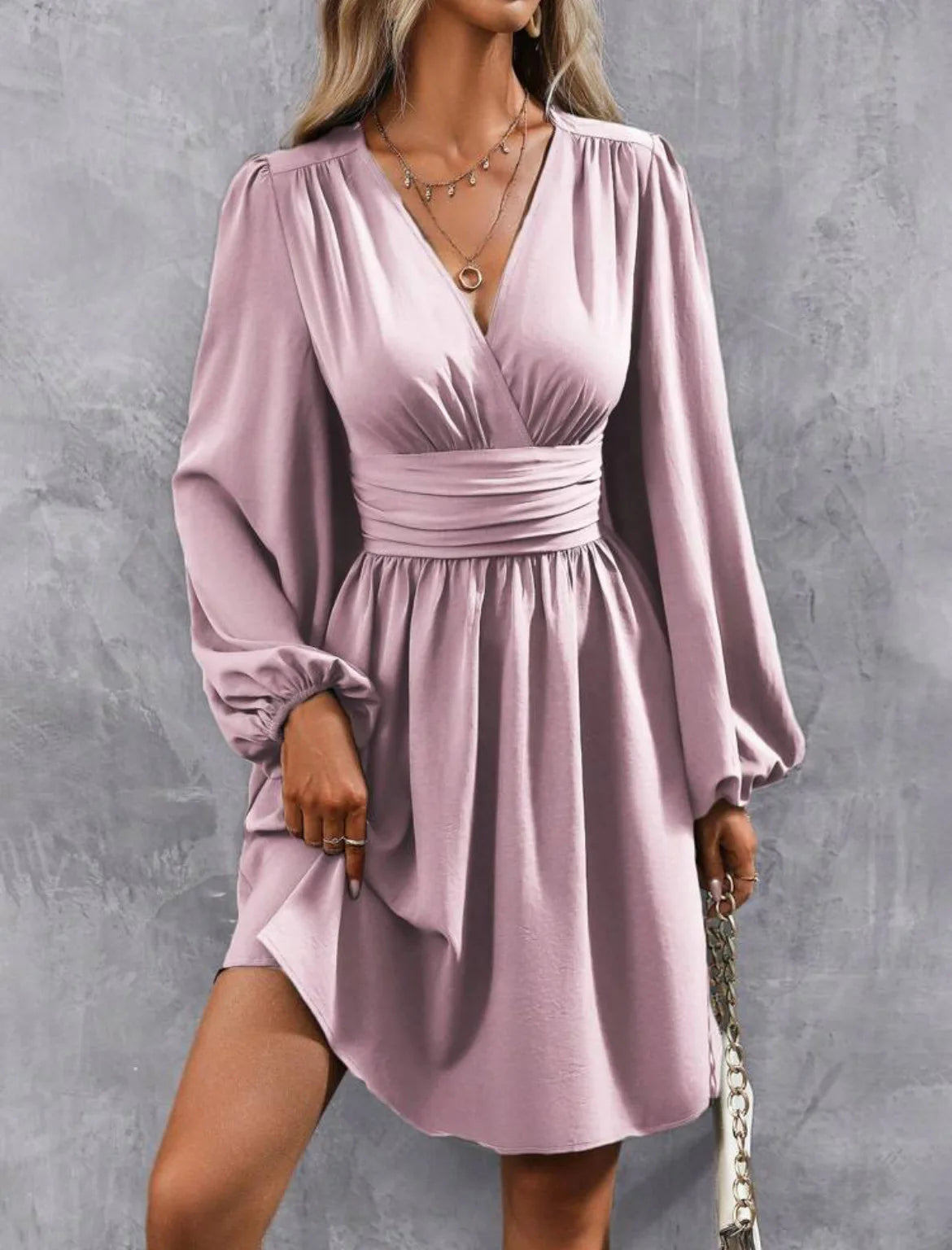 Robes courtes et cintrées unies pour femmes